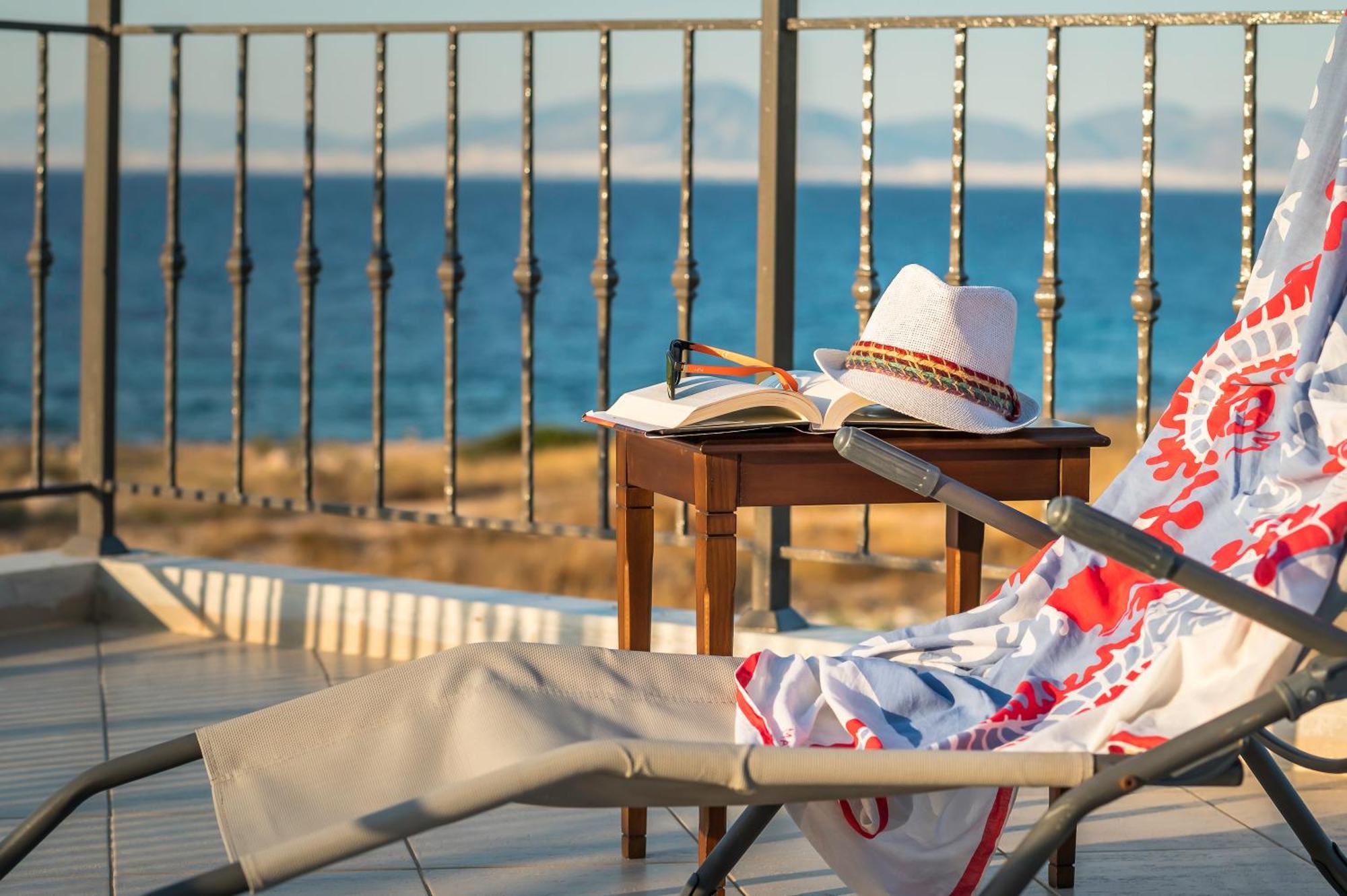 Marfaia - Villa By The Sea Agioi Екстериор снимка